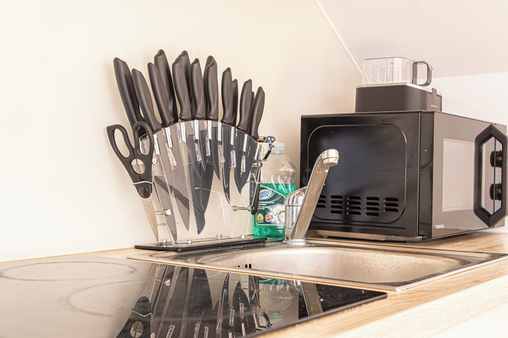 Basic-lejlighed | Privat køkken | Køleskab, mikrobølgeovn, ovn, kogeplade