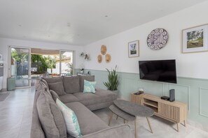 TV - Les Kaz Sara Margot: twin houses with heated pools in Saint Pierre (Saint-Pierre)