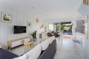 TV - Les Kaz Sara Margot: twin houses with heated pools in Saint Pierre (Saint-Pierre)