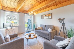 Televisio, kirjoja, stereot