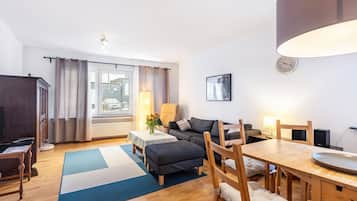 Fernseher, DVD-Player, Stereoanlage