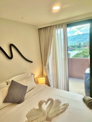 2 bedrooms, in-room safe, desk, iron/ironing board - Laguna Lake View Condo with Rooftop Pool – Skypark Bang Tao (ตำบลเชิงทะเล)