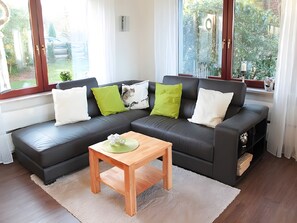 Fernseher, Kamin, DVD-Player, Stereoanlage