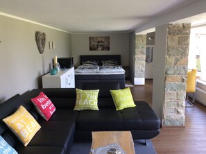WiFi, bed sheets - Apartment 'Souterrain' with Lake View (Möhnesee)