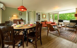 Dining - Het Ongerepte 21 luxury chalet with privacy near beach (Renesse)