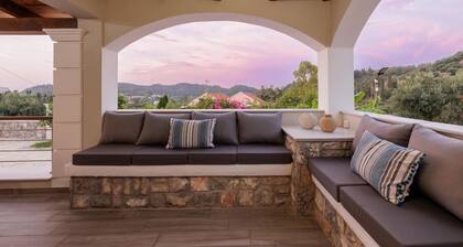 Villa Logas Hill with Panoramic Sea Views, Wi-Fi and Air Conditioning
