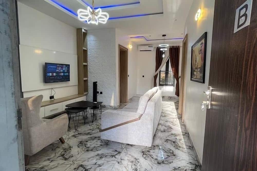 Deroche Apartment
