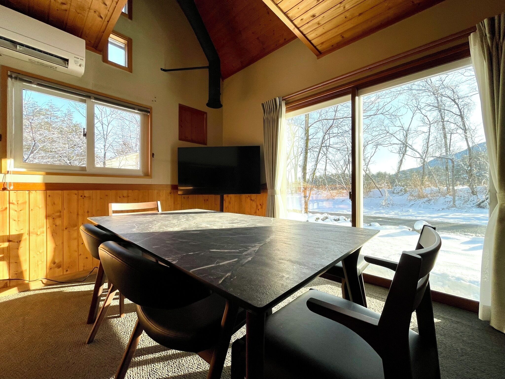 Basic Apartment, Mountain View | Living area