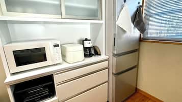 Basic Apartment, Mountain View | Living area