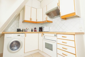 Fridge, microwave, oven, stovetop - Paris chic elegance between Opéra and department stores (Paris)