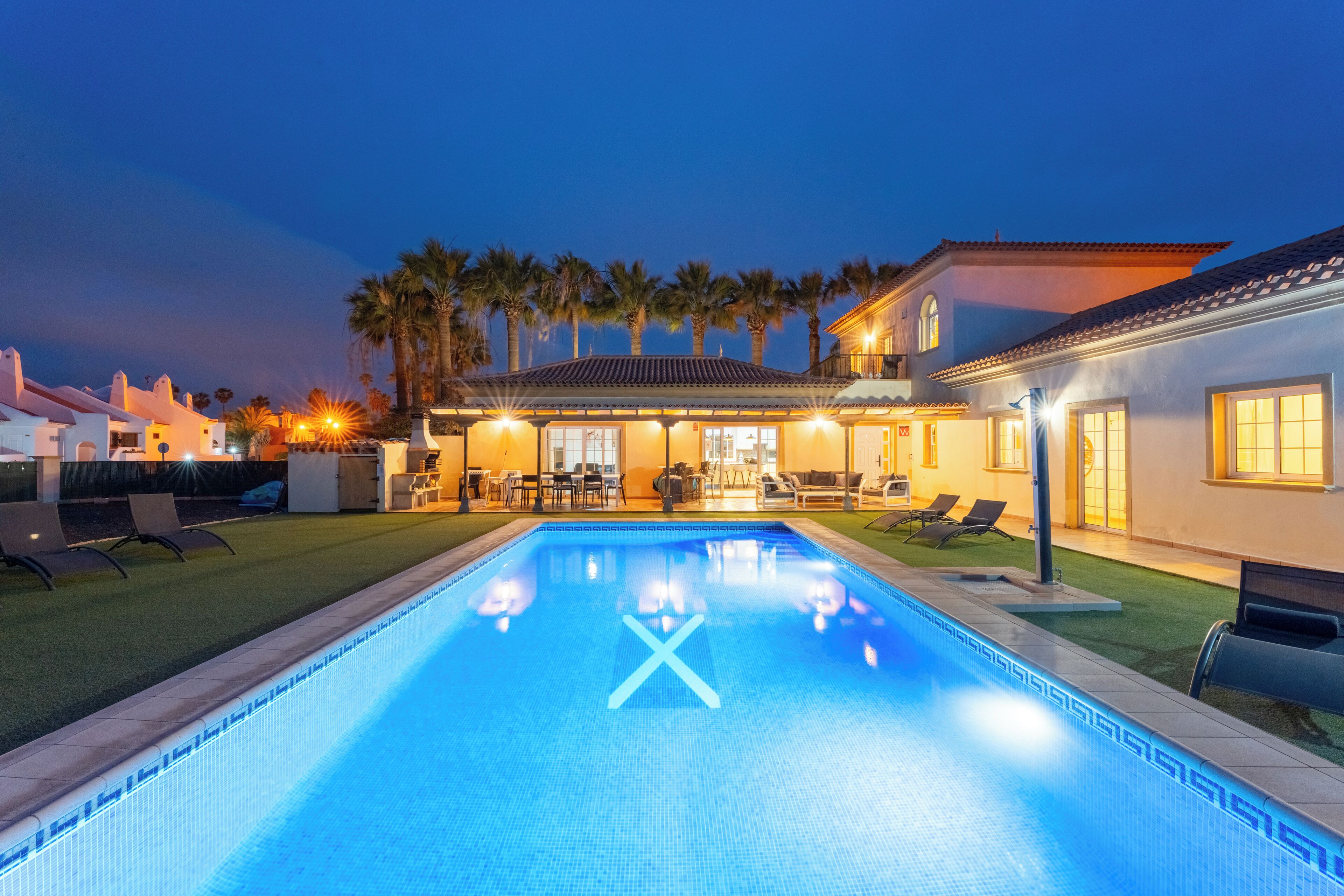 Ulkouima-allas, lämmitetty uima-allas