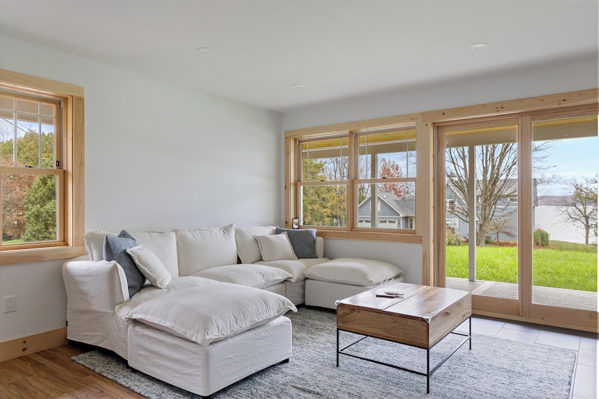Cozy 2-bedroom Guest House In Perfect South Hero With Private Lake Access. - Grand Isle, VT