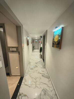 Lobby - Hotel New Mahaveer (Ahmedabad)