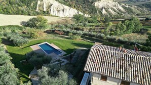 Pool - Wonderful private villa for 8 people with A/C, private pool, WIFI, TV and panoramic view (Monteprandone)
