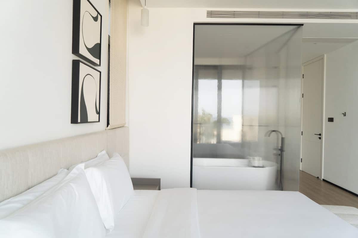 Ocean View Three-Bedroom Pool Villa | Bureau, Wi-Fi gratuit