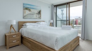 2 bedrooms, Internet, bed sheets - Forster Tower 64 in central Forster. (Forster)