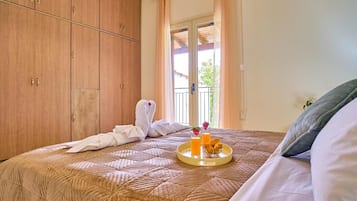 Fer et planche Ă repasser, Wi-Fi, draps fournis