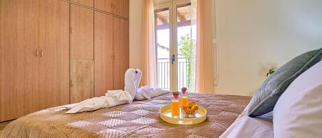 مكواة/لوح كي وواي فاي وملاءات أسرّة