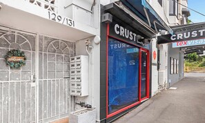 Exterior detail - MetaWise BnB | Cozy Modern Studio Rushcutters | Room 4 (Rushcutters Bay)