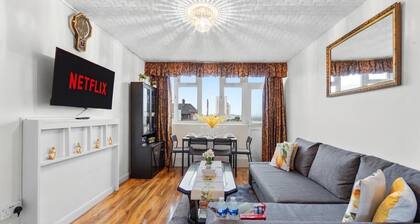 Apartment - Sleeps 4 - Business or City Breaks