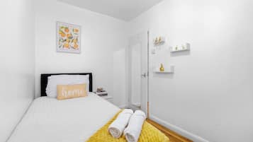 2 quartos, ferros/tábuas de passar roupa, Wi-Fi de cortesia