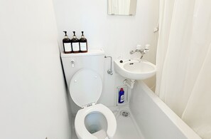 Hair dryer, towels, toilet paper - XeroB HOUSE FLOLIA503 (osaka naniwa ward nanbanaka)