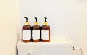 Hair dryer, towels, toilet paper - XeroB HOUSE FLOLIA503 (osaka naniwa ward nanbanaka)
