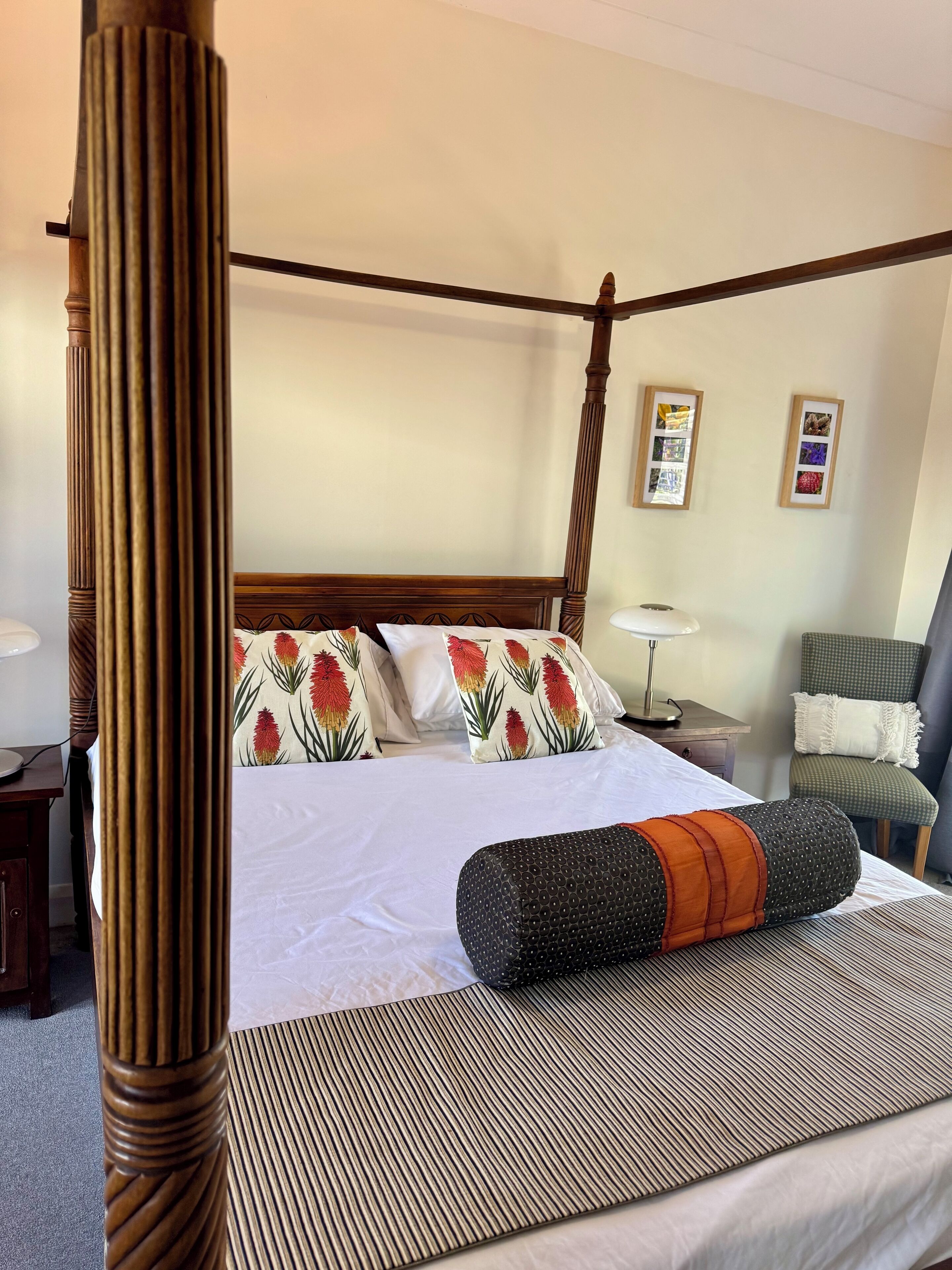 Iron/ironing board, bed sheets