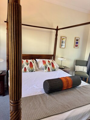 1 bedroom, iron/ironing board, bed sheets - Heritage York Wildflower Junior Suite with four poster bed in York town (York)