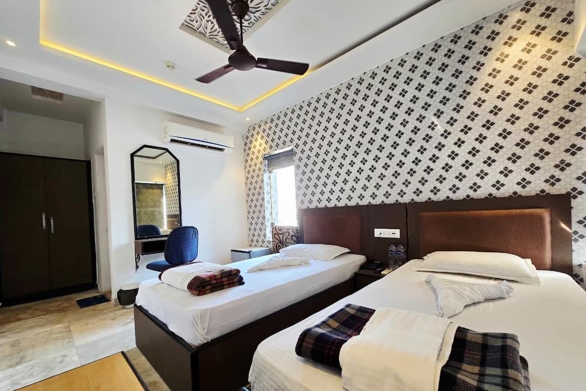 Deluxe Double Room | Free WiFi