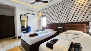 Deluxe Double Room | Free WiFi