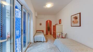 BĂŒgeleisen/BĂŒgelbrett, BettwĂ€sche