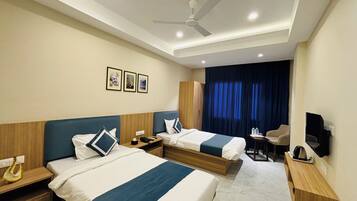 Laptop workspace, free WiFi