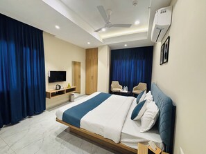 Laptop workspace, free WiFi - MG Plaza Hotel (Jodhpur)