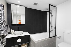 Bathroom - Cremorne - GER47 - Gerard Street - Convenient Living in the Heart of Cremorne (Cremorne)