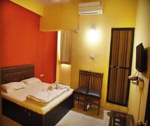 Free WiFi - Alfina Guest House (Madgaon)