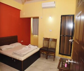 Free WiFi - Alfina Guest House (Madgaon)
