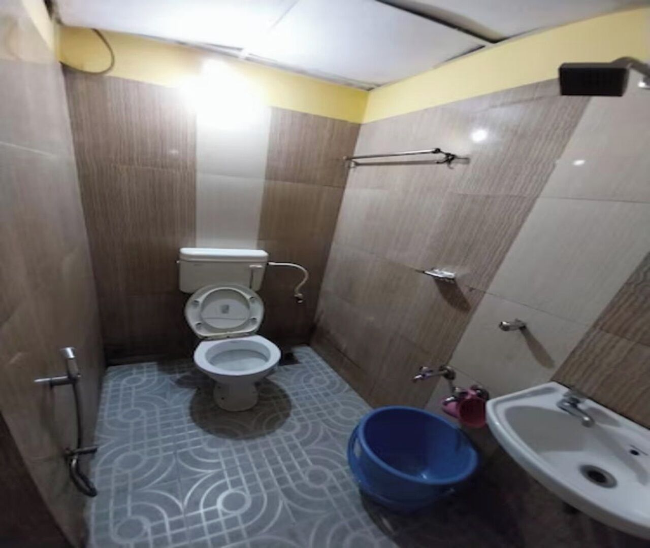 Standard Room | Bathroom