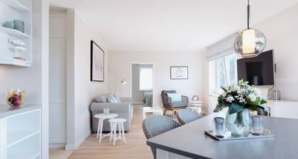 Comfortable holiday apartment with a balcony and parking, right by Husum Harbor.