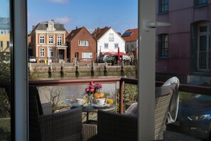 Interior - Comfortable vacation apartment with balcony and modern furnishings in Husum (Husum)