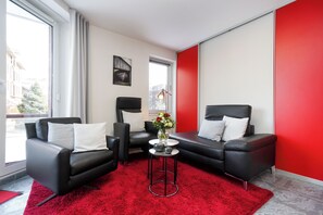TV - Comfortable vacation apartment with balcony and modern furnishings in Husum (Husum)
