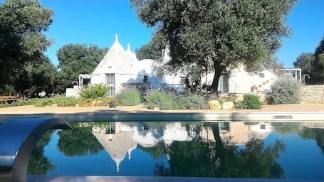 Pool. Holiday Home "Sunland - Il Sole" with Pool, Garden, Veranda-Canopy, Wi-Fi & Air Conditioning