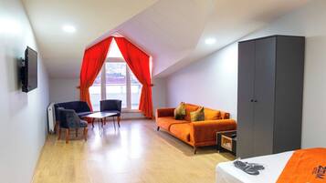 Comfort-Doppelzimmer zur Einzelnutzung, Balkon, Stadtblick
