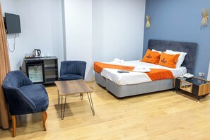 Kahden hengen comfort-huone yhdelle, parveke, kaupunkinäköala | Ilmainen Wi-Fi
