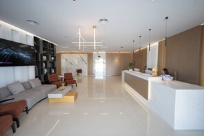 Lobby - Hotel By Holiday (Nikel)
