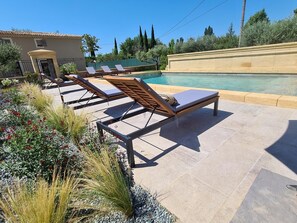 Pool - BEAUTIFUL COUNTRY HOUSE FOR 16 to 18 PEOPLE 6 bedrooms and 3 bathrooms (Grans)