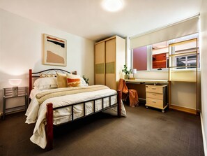 2 bedrooms - Adelaide Central Living! (Adelaide)