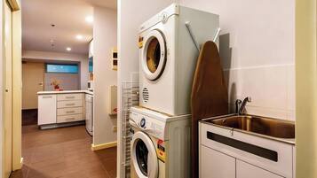 Apartment, 2 Bedrooms, Accessible | Dobi