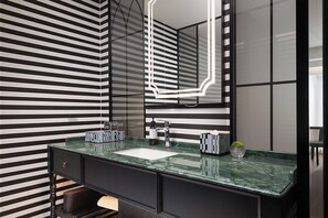 Comfort Double Room, City View | Bathroom | Slippers - President Extra Hotel Guangzhou (Guangzhou)