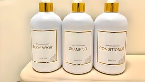 Three bottles of body wash, shampoo, and conditioner on a shelf. - XeroB HOUSE FLOLIA602 (osaka naniwa ward nanbanaka)